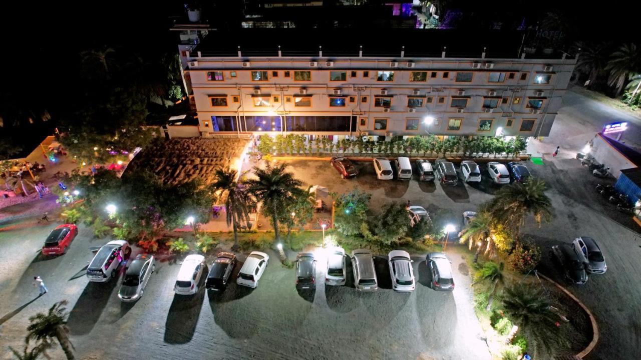Hotel Silver Daman Exterior foto