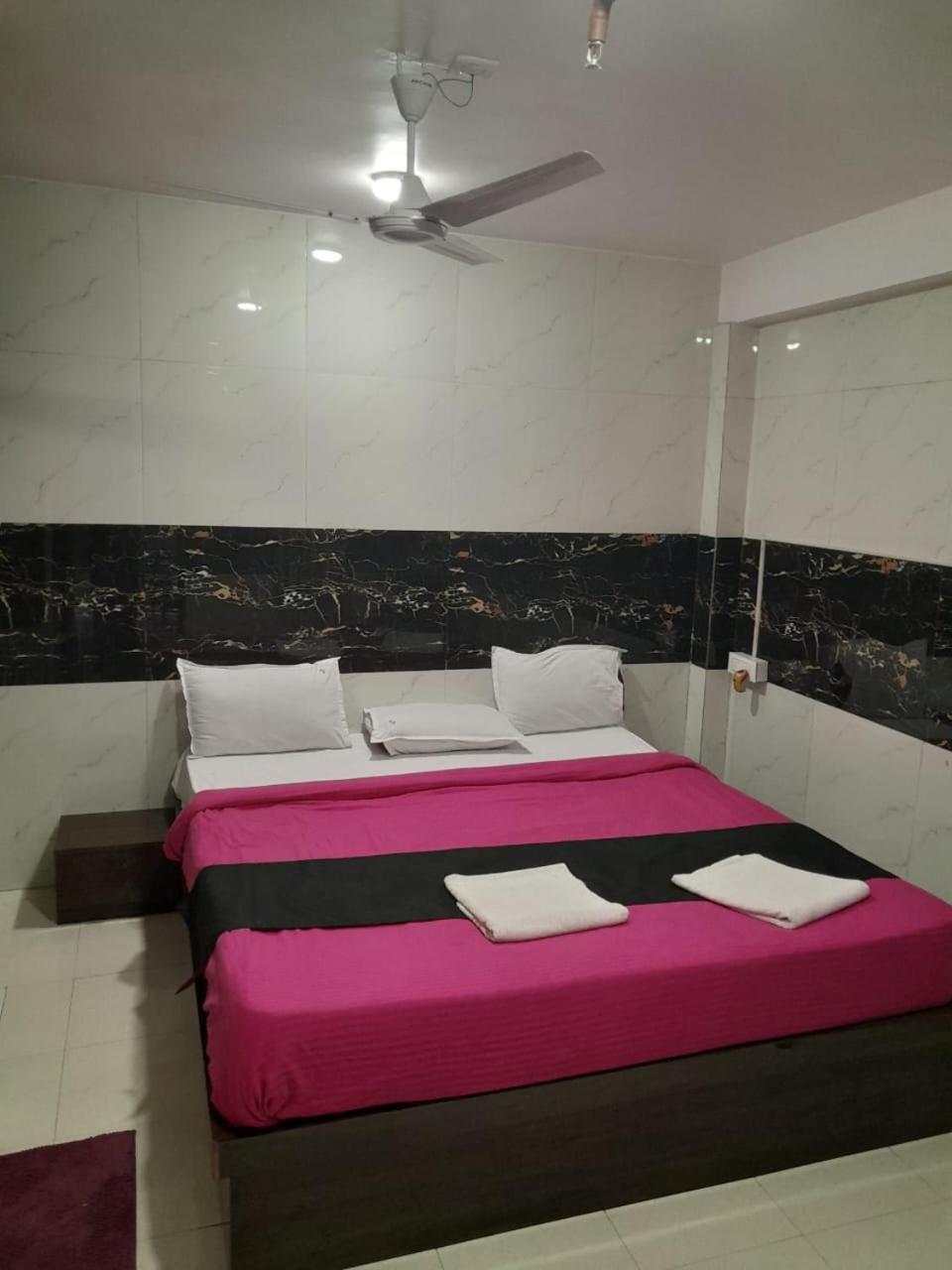 Hotel Silver Daman Exterior foto