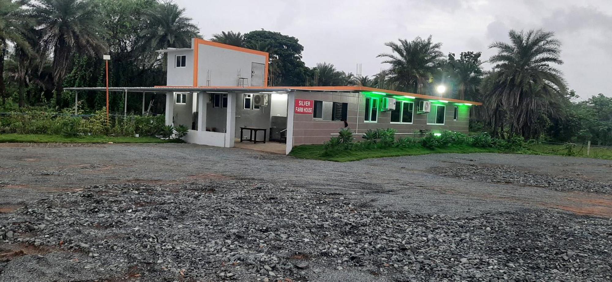 Hotel Silver Daman Exterior foto