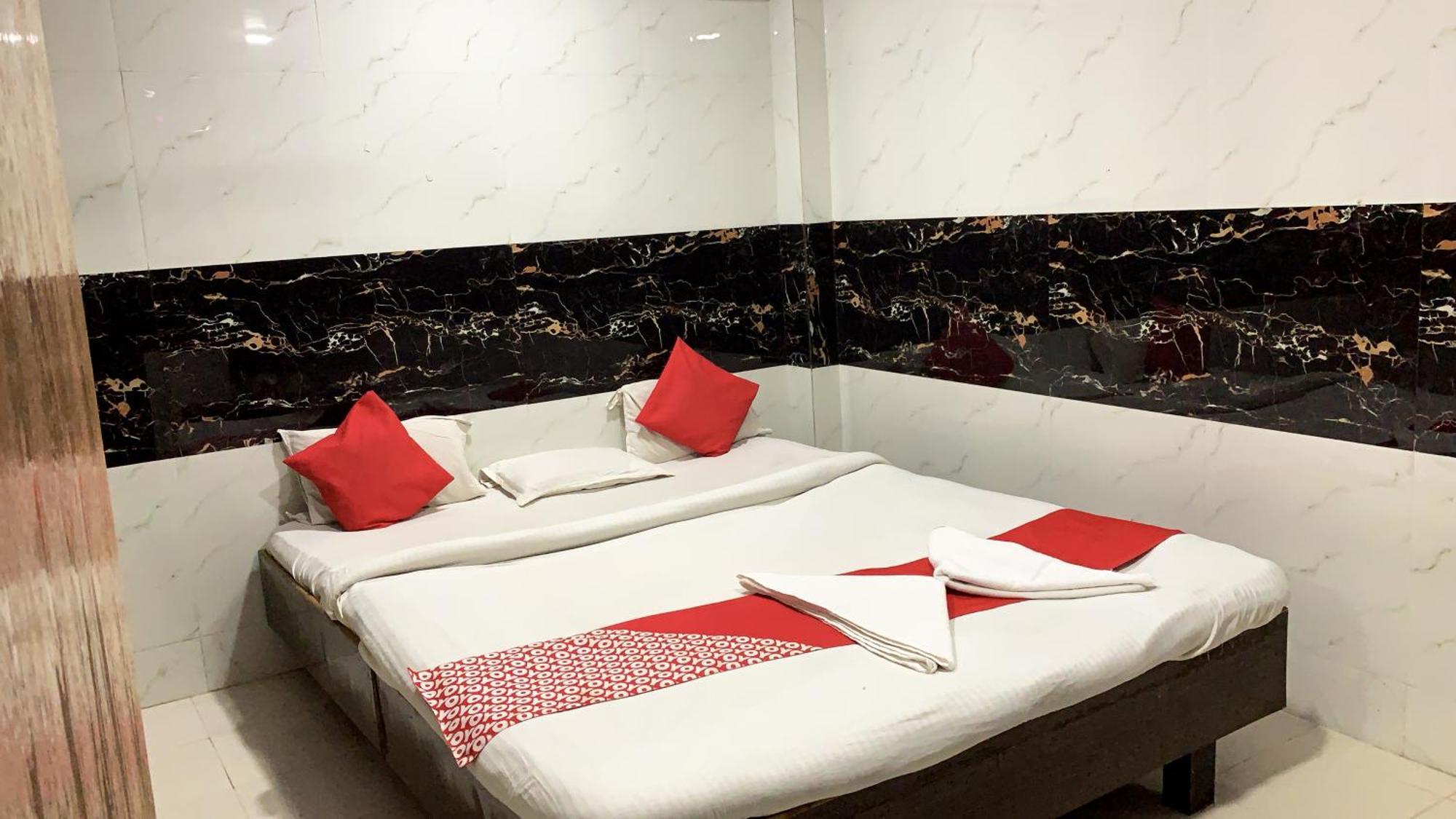 Hotel Silver Daman Exterior foto