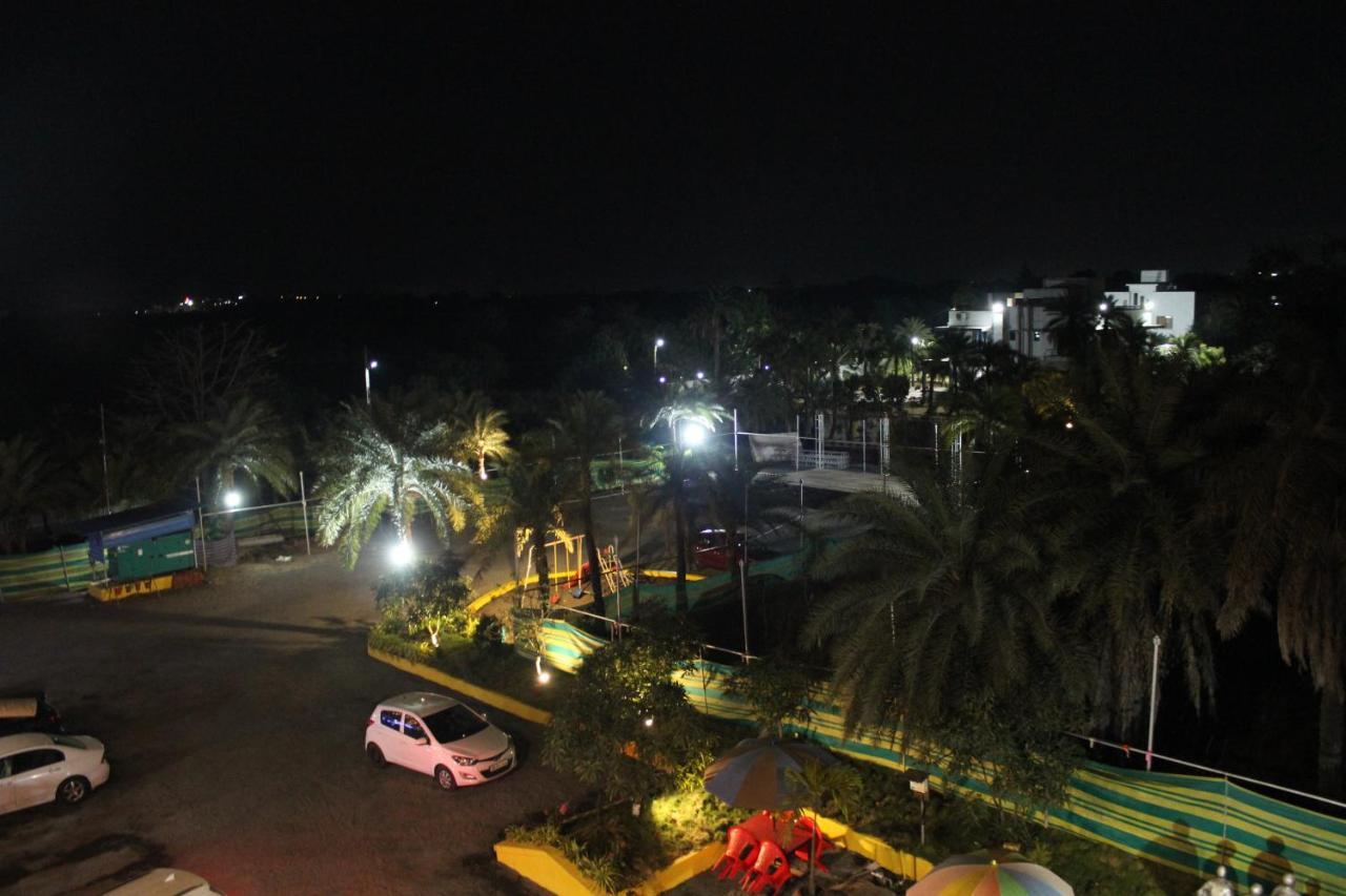 Hotel Silver Daman Exterior foto