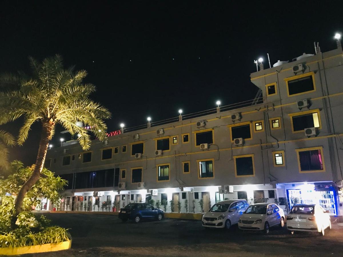Hotel Silver Daman Exterior foto