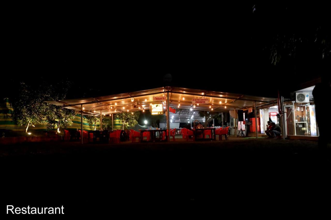 Hotel Silver Daman Exterior foto