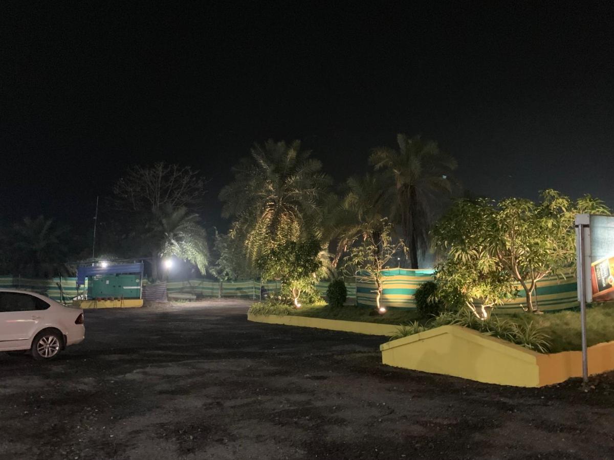 Hotel Silver Daman Exterior foto
